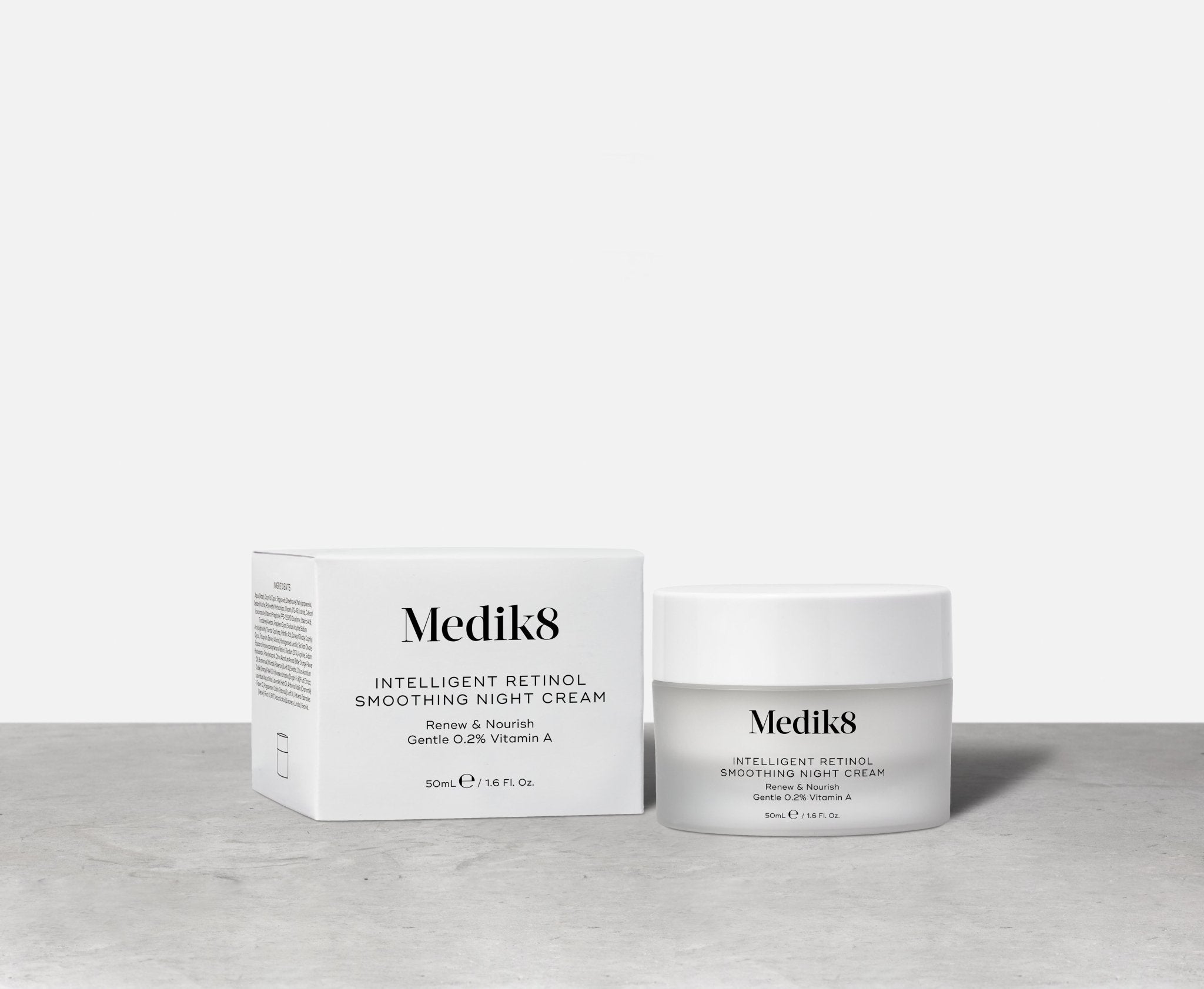 Intelligent Retinol Smoothing Night Cream™ - Medik8.fi